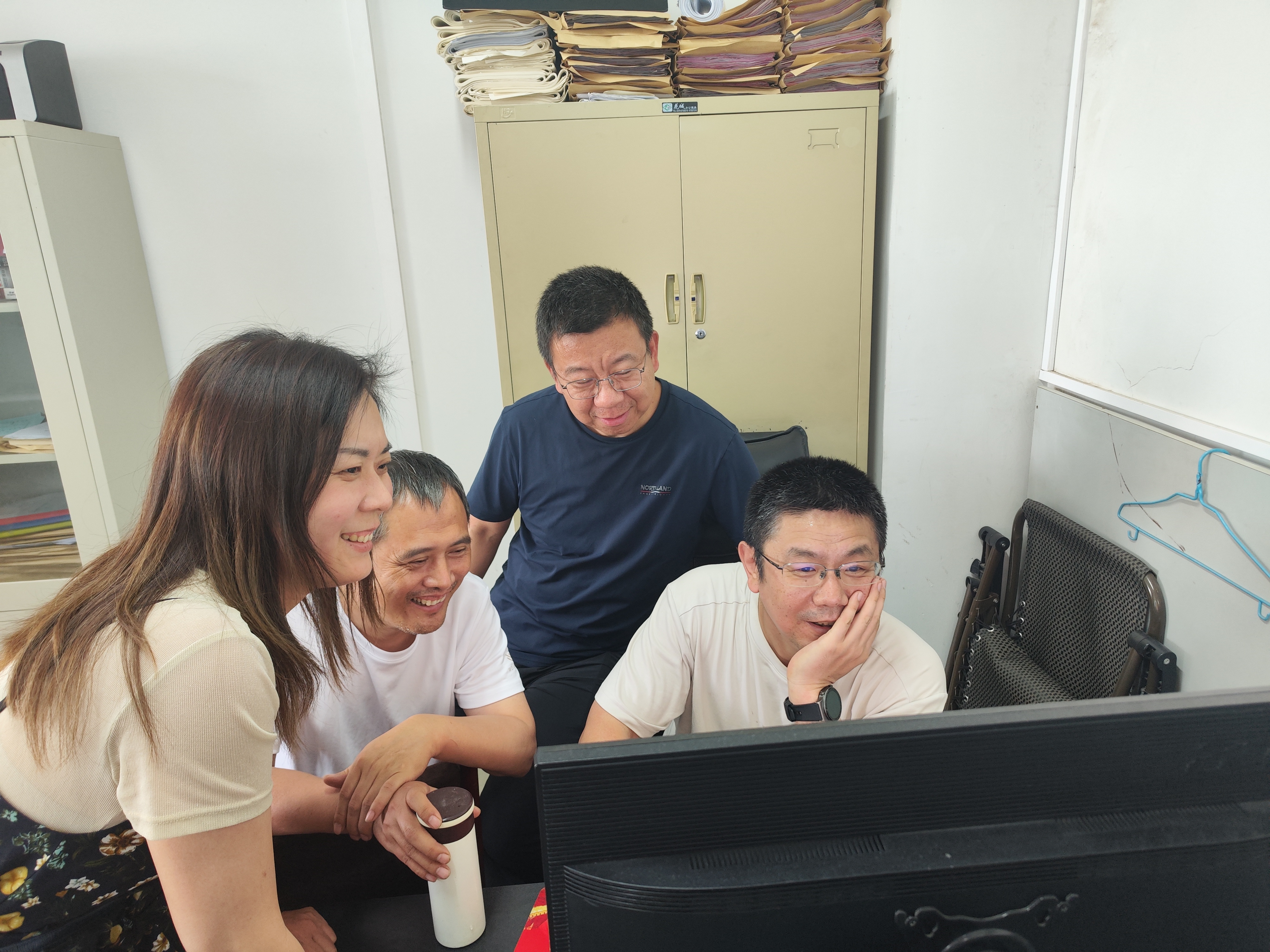 2026年5月21日，计算机网络课题组开展主题教研讨论活动，孙秋红、华宇、路国庆老师参加讨论，其他课题组武卫东老师观摩教研活动。本次讨论核心内容为结课考试考核环节。结合当前课程中发现的问题，共同探讨了考核方案，以便真实体现学生的学习效果。.jpg